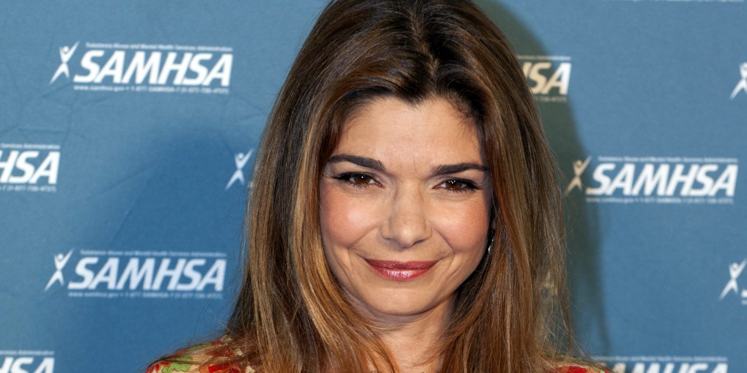 Laura A San Giacomo Net Worth October Salary Age Siblings