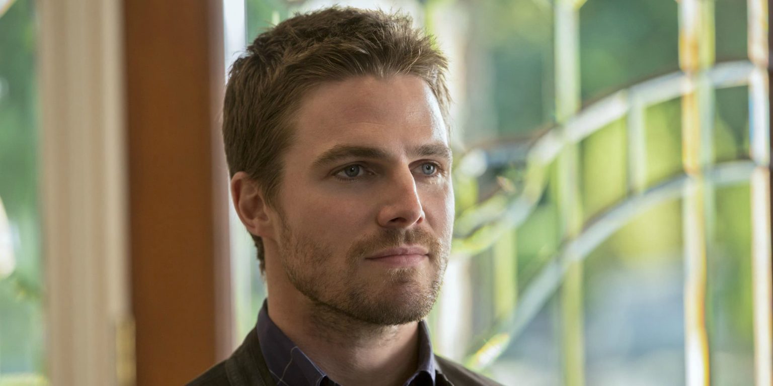 Stephen Amell Net Worth December 2023 Salary Age Siblings Bio   Stephen Amell 1536x768 